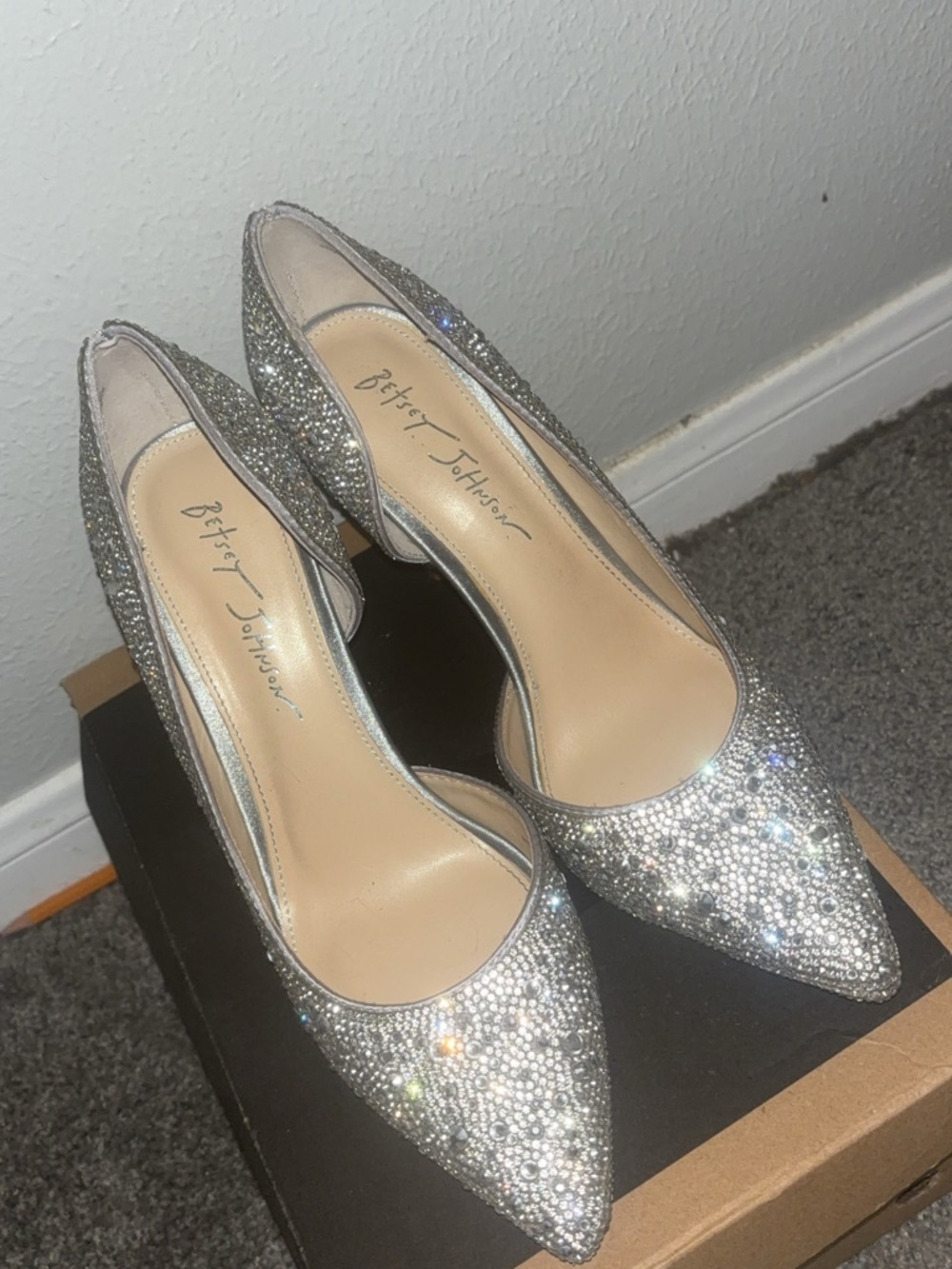 Betsey Johnson Silver Crystal Pointed Toe Pump with Teal Accent Heel - Picture 2 of 4